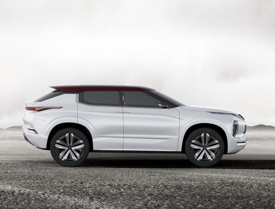  Mitsubishi GT-PHEV Concept 2016 года  (фото 3 из 30)